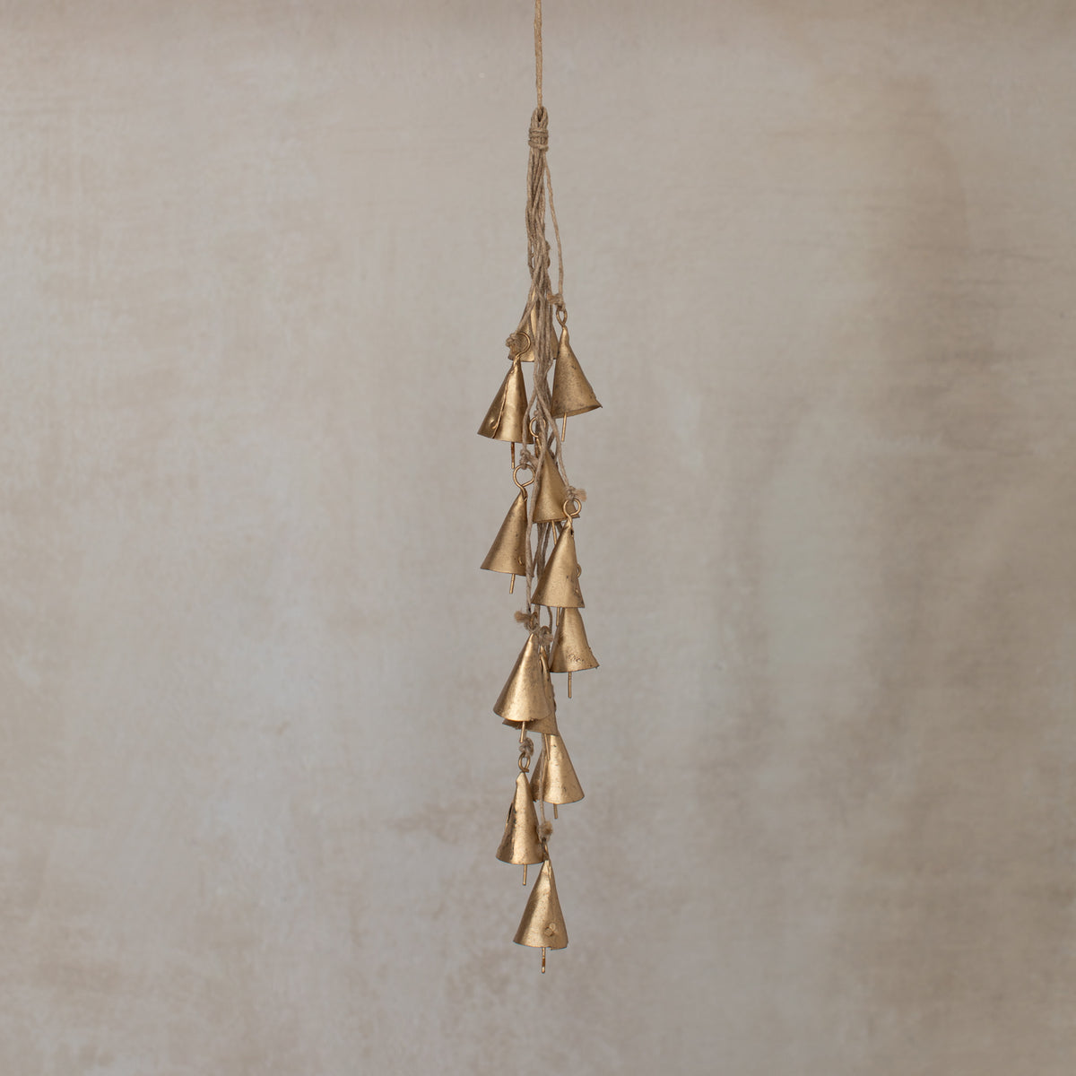 Tapered Bells Jute Garland